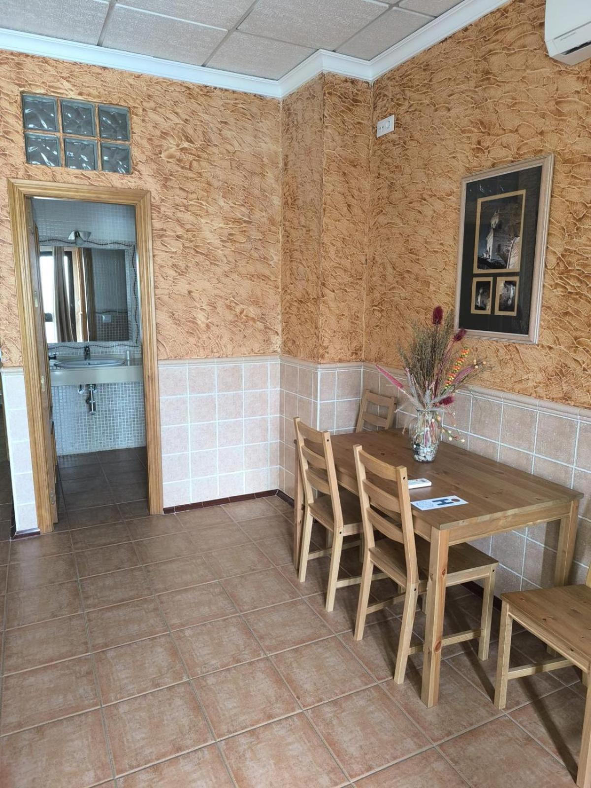ברבטה Hostal La Tarayuela מראה חיצוני תמונה